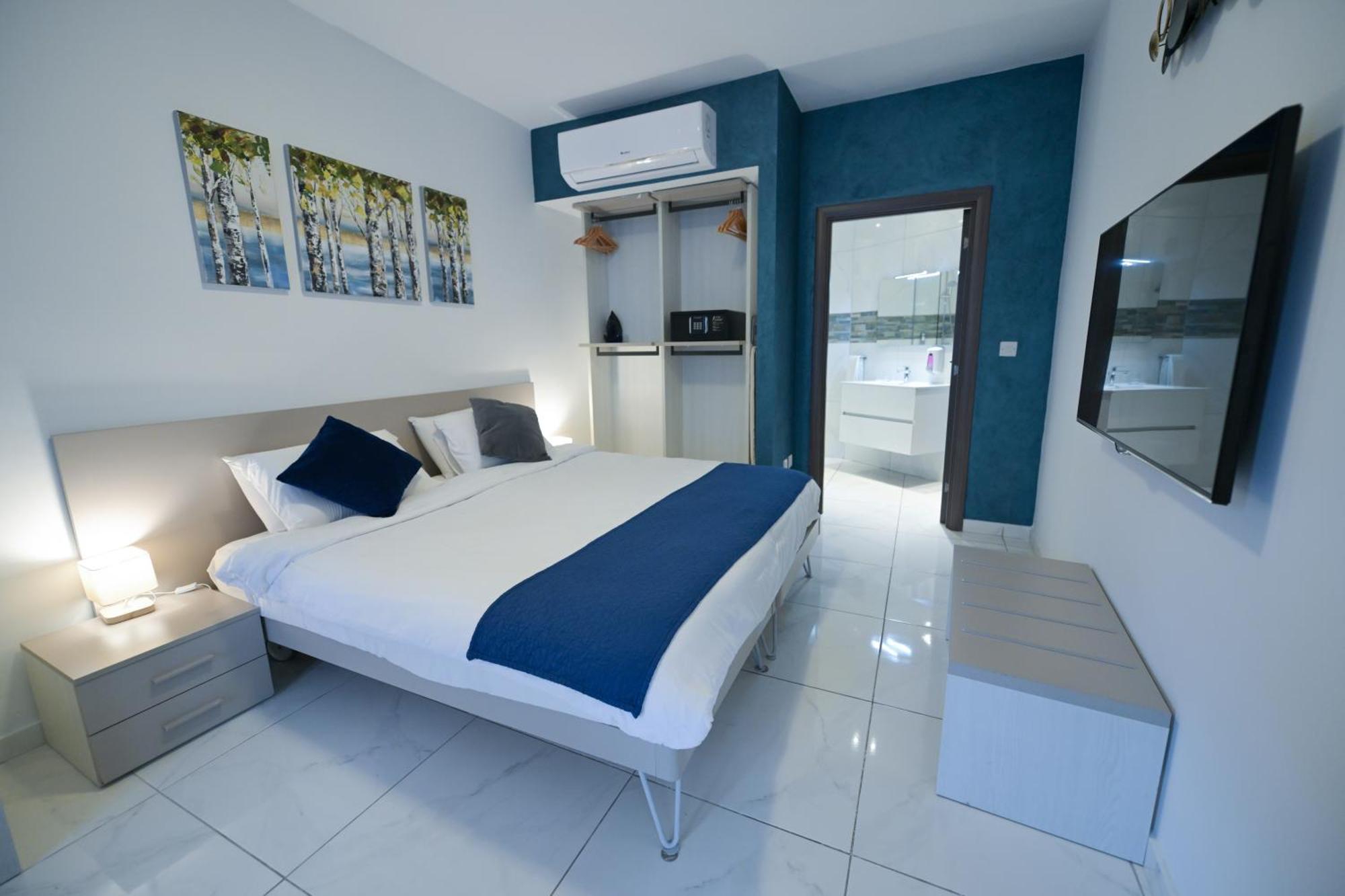 The Exiles Hotel *